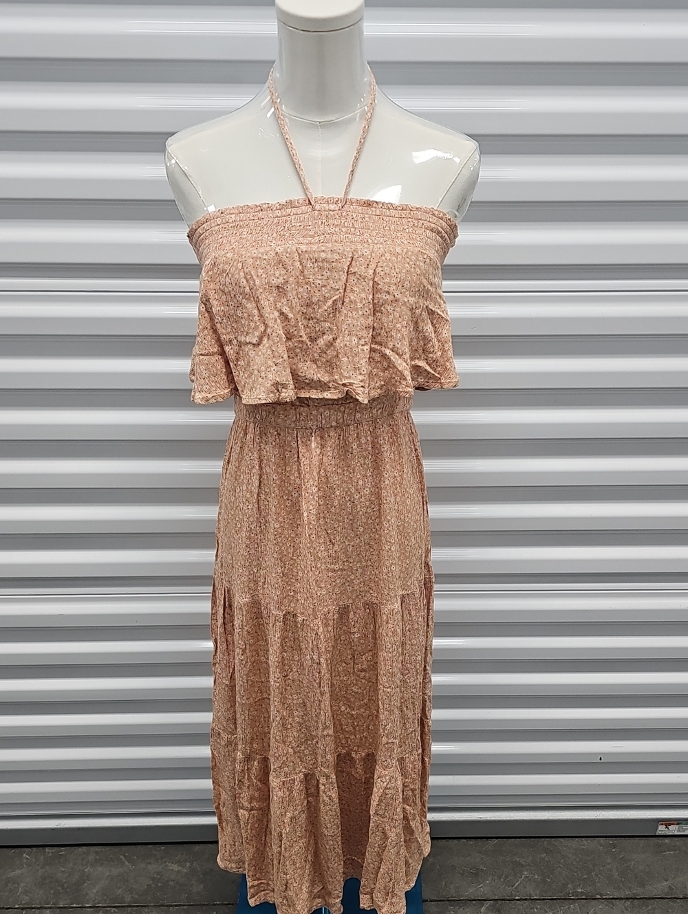 American Eagle Outfitters Strapless Smocked Maxi Dress in Blush Pink